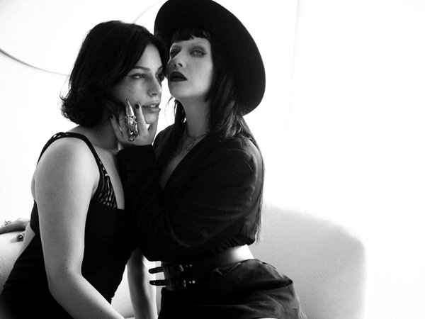 What are the best tips for organizing a small UK kitchen?